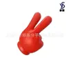 Produção Profissional de Enfeites de Espuma de Poliuretano com Dedos Grandes, Braço de Brinquedo com Gesto Simulado de Vitórias Ok Abastecendo