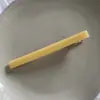 Pinza para el pelo acrílica simple y elegante para niñas, versátil para salir, adecuada para flequillos y cabellos sueltos, pinza de pico de pato
