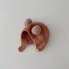 Orejeras para bebé estilo coreano ins otoño e invierno nuevo cálido a prueba de frío sombrero cómodo para bebé Doble Bola suave pegajoso gorro de pie moda