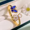 Conjunto Floral de Mariposa Hecho en Fábrica con Colores Contrastantes Azul y Verde, Anillo, Pendientes, Broche, Pulsera, Cadena para Suéter Frescos y Elegantes