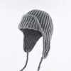 Chapéu Aviador Novo Estilo de Inverno com Proteção para as Orelhas para Mulheres, Cor Sólida com Amarração, Chapéu de Lã Tricotado Afina o Rosto, Chapéu Lei Feng Quente Estilo Coreano