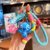Llavero Auténtico de Muñeco Stitch de Dibujos Animados Colgante de Pareja Llavero Colgante Decorativo para Bolsa Pequeña Linda