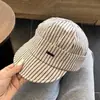 Sombrero de Boina Rayado Retro Estilo Japonés de Moda para Mujer, Sombrero Transpirable con Visera para Primavera y Verano Que Hace que la Cara Parezca Más Pequeña