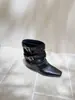 Botines retro de estilo coreano para mujer, de punta cuadrada, pierna ancha bootcut, colección otoño 2026, suela blanda, que aumentan la altura, con hebilla de cinturón, botas de moda estilo western