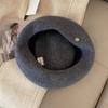 Sombrero de pintor con logo metálico de temperamento de diseñador gorro de boina octagonal de lana engrosada cálida de invierno para mujer con circunferencia de cabeza grande
