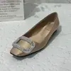 Versión de Gama Alta Hebilla de Pedrería Rv Zapatos de Mujer 2026 Nueva Hebilla de Pedrería de Satén Tacón Cuadrado Bajo Punta Cuadrada de Seda Zapatos de Tacón Alto para Mujer