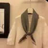 Pañuelo de Cuello Verde Menta Estilo Mambo Retro, Pañuelo Cuadrado con Ambiente de Principios de Primavera, Modelo Nuevo 2026, Accesorio de Bufanda de Alta Gama