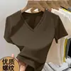 Camiseta Nervurada Estilo Europeu com Decote V para Mulheres, Manga Curta para o Verão, Novo Estilo Tendência 2026, Pura e Atraente, Clavícula Exposta, Top Justo ao Corpo, Camiseta Fashion