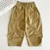 Vale do Vento 2026 Outono Novo Estilo Coreano Meninos Bonitos Calça Plissada Cimitarra Bonita Versátil Roupa de Trabalho Infantil Calça Comprida