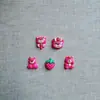 Oso Fresita Brillante de Dibujos Animados Pegamento de Crema DIY Funda de Teléfono Pendientes Pasador Zuecos Accesorios para Zapatos Piezas de Resina Venta al por Mayor
