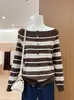 "Rayado de un solo hombro" mezcla de lana, adelgazante, elegante, de un solo botón, top de punto off-shoulder de puro deseo