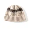 Nuevo gorro de punto de cachemira cálido y versátil para otoño e invierno, gorro para clima frío, gorro que cubre las orejas, gorro tipo beanie y gorro para ciclismo al aire libre
