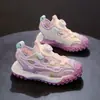 Sandalias Infantiles Cerradas 2026 Verano Nuevo Estilo para Niños Suela Suave Ligeras Hebilla Giratoria Talla 38 Niños Medianos y Grandes Zapatos de Playa