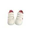 Zapatos blancos versátiles con puntera de concha, lindos zapatos de velcro con pompón, nuevas zapatillas casuales para verano y otoño, zapatillas deportivas ligeras