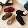 Zapatillas de Piel Antideslizantes Casuales Baotou 2026 Zapatillas de Algodón para Mujer Venta Caliente Suela Gruesa Retro Para Exteriores Otoño/Invierno Nuevo Estilo Cálido