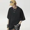 Camiseta de Manga Corta para Hombre Estilo Retro Americano Marca de Moda Nueva 2025 Diseño Suelta Cuello Redondo Manga Media Ropa para Hombre