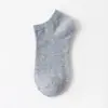 Meias de Cor Sólida para Verão Masculinas de Cano Baixo Invisíveis Malha Respirável Anti-Odor Absorventes de Suor Meias Brancas Masculinas de Cano Baixo Tipo Barco Atacado