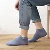 Calcetines Desnudos con Etiqueta de Tela con Etiqueta Calcetines de Barco Retro para Hombre Calcetines Nuevos de Algodón Color Sólido Invisible de Boca Baja Calcetines para Hombre Venta al por Mayor