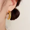 Aretes de Metal Bañados en Oro Real de 18 Quilates, Perlas Metálicas de Alto Brillo, Forma de C, Personalizables, Lujo Accesible, Moda Simple, Aretes de Alta Calidad, Venta al por Mayor