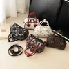 Bolso Nuevo para Mujer, Bolso Boston, Bolso Almohada, Monograma Clásico, Bolso de Mano Simple y Moderno, Bolso Cruzado al Hombro