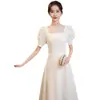 Vestido Branco Pequeno de Alta Qualidade para Menina, Certificado, Vestido para Registro de Casamento, Vestido Simples de Comprimento Médio para Uso Diário