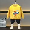 Casaco para meninos primavera e outono 2025 Novo casaco infantil grande infantil outono frito roupas de rua estilo estrangeiro superando a maré