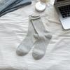 Calcetines Finos Sin Costuras Youjiaxiu para Mujer, Calcetines de Media Pierna Transpirables de Moda con Rayas Verticales y Borde Enrollado, Calcetines Negros y Blancos