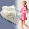 Novos tênis infantis 2026 primavera e outono confortáveis respiráveis fofos casuais para meninas, tênis esportivos da moda, sapatos casuais infantis