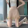 Saia Curta Assimétrica Slimming de Cintura Alta com Renda Delicada, Estilo Doce e Feminino, Nova para o Verão de 2026 para Mulheres
