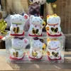 Le Meow Nuevo Conjunto de Tres Piezas Mini Cerámica Fortuna Rezar por Gato Miles de Clientes Adornos para Coche Manualidades Adornos