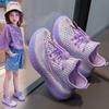 Tênis infantil feminino, modelo verão 2025, branco, em mesh respirável, ideal para performance.