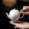 Cortina de Cuentas de Cerámica de Arita Miyane Pintada a Mano con Flor de Lirio Tetera de Cerámica para Uso Doméstico con Filtro de Orificio para Bola, Tetera de Mano para Té Kung Fu