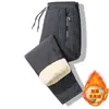 Calças masculinas de lã de cordeiro para o inverno, forradas com fleece, espessadas, quentes, tamanho grande, casuais, à prova de vento, adequadas para uso ao ar livre, calças de algodão com enchimento de plumas