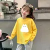 Camiseta super fofa de manga comprida para meninas, outono, algodão puro, nova roupa de desenho animado 2026, camiseta básica para meninas, roupa de outono para crianças
