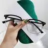Nuevo Armazón de Ceja Retro de Medio Marco Anti-Luz Azul, Elegante para Caras Redondas, Efecto Adelgazante, Se Puede Personalizar con Graduación, Venta al por Mayor desde Fabricante, Gafas sin Graduación