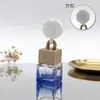 Venta al por mayor del fabricante 8ML botellas vacías cuadradas con tapa de colores, disponibles en todos los colores, botellas de vidrio para colgar en el coche, botellas de perfume de colores
