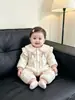 Roupas de Bebê, Jaquetas Espessadas para Primavera e Outono, Macacões Estilosos de Peça Única para Meninas Recém-Nascidas, Macacões Dupla Camada de Princesa, Roupas para Exterior