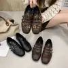 Nuevo diseño de hebilla de cinturón, zapatos planos versátiles, mocasines retro de otoño 2026 estilo británico, zapatos casuales para mujer