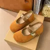 Zapatos Individuales Bajos Cuadrados Retro Franceses 2026 Cómodos para Mujer con Hebilla Metálica Versátiles Estilo Viento Zapatos de Mujer Nuevos Planos de Gamuza