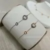 Pulsera Hueca con Forma de Corazón de Fred con Diamantes, Doble Corazón V Chapada en Oro Simple Versátil Joyería de Nicho Regalo para Novia