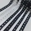 En stock Pantalones de Cinta con Remaches de 2CM Tira Lateral Accesorios Decorativos para Mochila Bolsa de Cosméticos