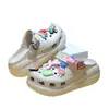 Sapatos Furados Femininos 2026 Novo Acolchoado Antiderrapante Sensação de Pisar na Merda Aumento de Altura Sola Grossa EVA Chinelos de Exterior Sapatos de Praia