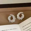 Brincos Irregulares de Metal com Microcravação de Zircônia para Mulheres, Nicho, Únicos, Personalizados, Exquisitos e Modernos