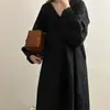 Vestido de Lino Nuevo Vintage Otoño 2026 Cuello en V Elegante Manga Larga Holgado Adelgazante Talla Grande