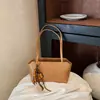 Novo modelo de outono de 2026, bolsa de ombro Yuezhi, bolsa tote estilosa e versátil, moderna por dentro e por fora, bolsa de grande capacidade para usar sob o braço