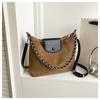 Bolsa de Ombro Feminina 2025 Nova Suede Maillard Grande Capacidade Uma Alça Transversal Corrente Balde Bolsa Grande