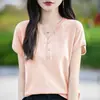 Nueva camiseta de punto de algodón para mujer de verano, cuello en V, manga corta, color liso, con botones, suéter base holgado, venta al por mayor