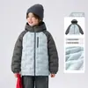 Chaqueta Ligera de Plumas para Niños Niños Estilo Nuevo Otoño Invierno 2026 Chaqueta Acolchada con Capucha Gruesa para Niños Ropa de Abrigo de Invierno para Niños