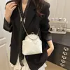 2025 Nova Moda Bolsa de Ombro Único Transversal Ins Tendência Retrô Feminina Bolsa Textura Simples Corrente Bolsa de Festa