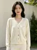 Cardigan Tricot Bordado Veludo Andi Outono Novo Gola V para Mulheres, Estilo Francês Botão Coração Amoroso Suave Casaco Suéter de Manga Longa